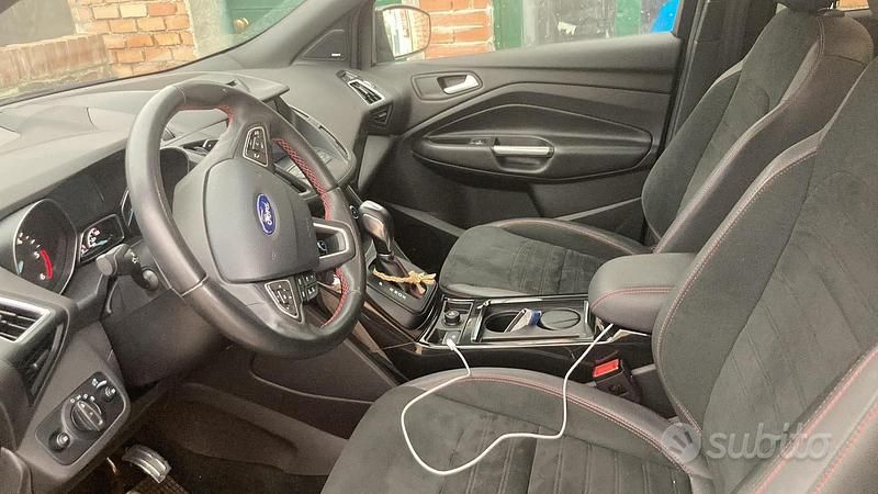 Usata Ford Kuga ST-Line 120 CV (88 kW) 2018 Nero SUV