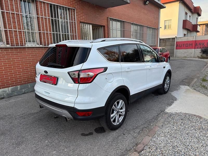 Usata Ford Kuga Titanium 120 CV (88 kW) 2019 Bianco SUV