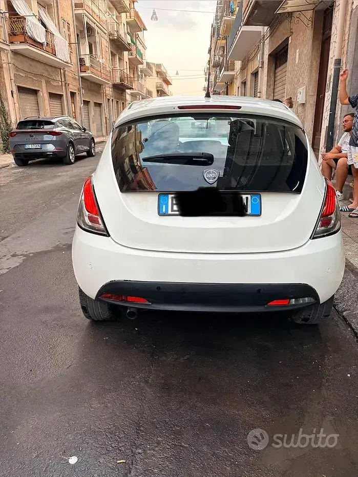 Usata Lancia Ypsilon 69 CV (50 kW) 2012 Utilitaria