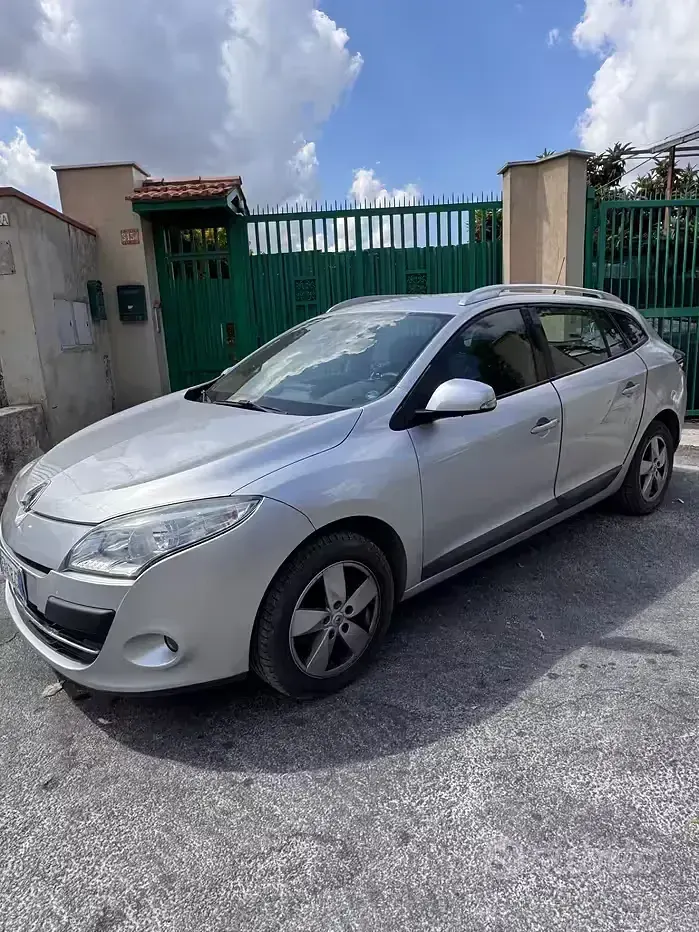 Usata Renault Mégane GrandTour Dynamique 110 CV (80 kW) 2010 Grigio Station wagon