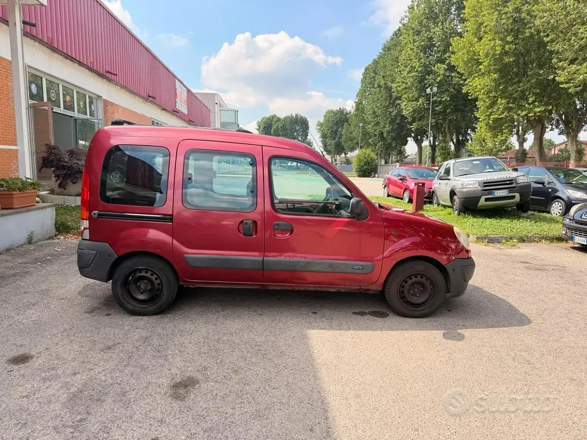 Usata Renault Kangoo 75 CV (55 kW) 2004 Rosso Monovolume