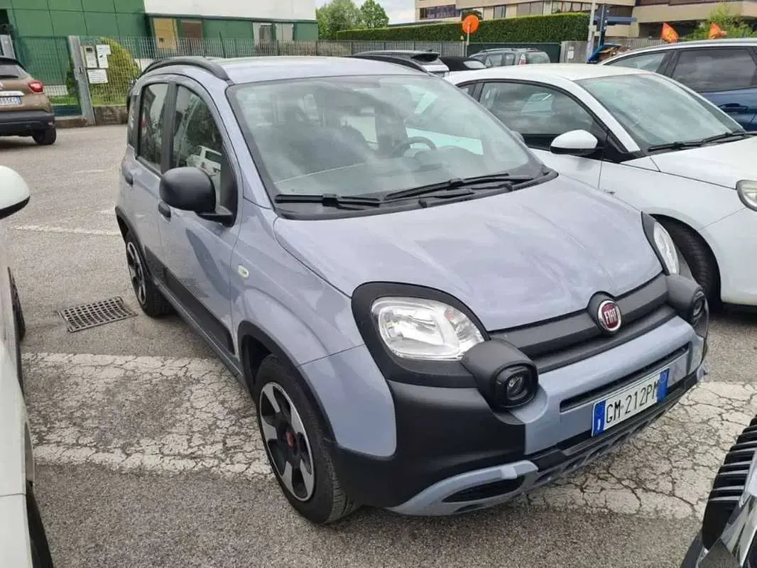 Usata Fiat Panda Cross Cross 69 CV (50 kW) 2023 Blu/azzurro Utilitaria