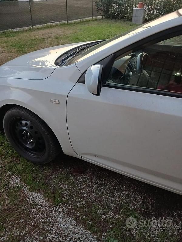 Usata Kia Ceed 115 CV (84 kW) 2010 Bianco Utilitaria