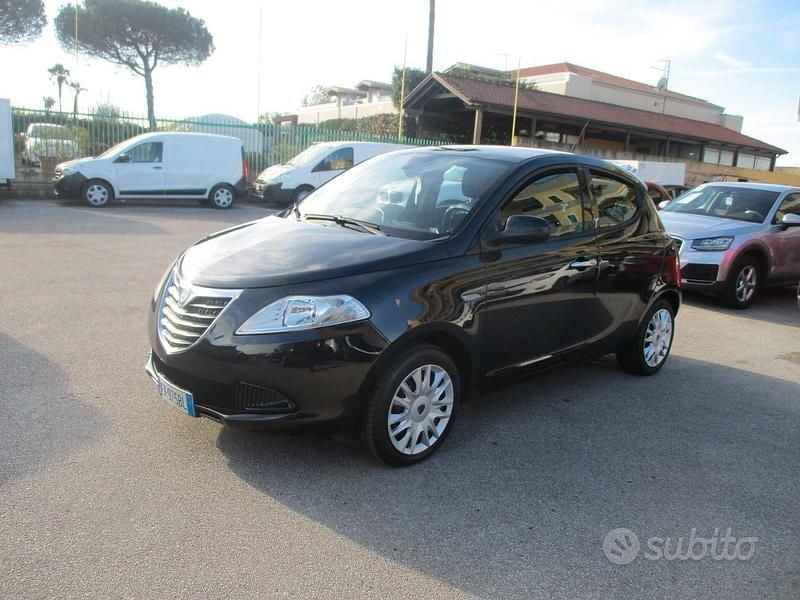Nero Usata 2014 Lancia Ypsilon Gold Due volumi | 7200 € (Buon prezzo) - Immagine 1/4