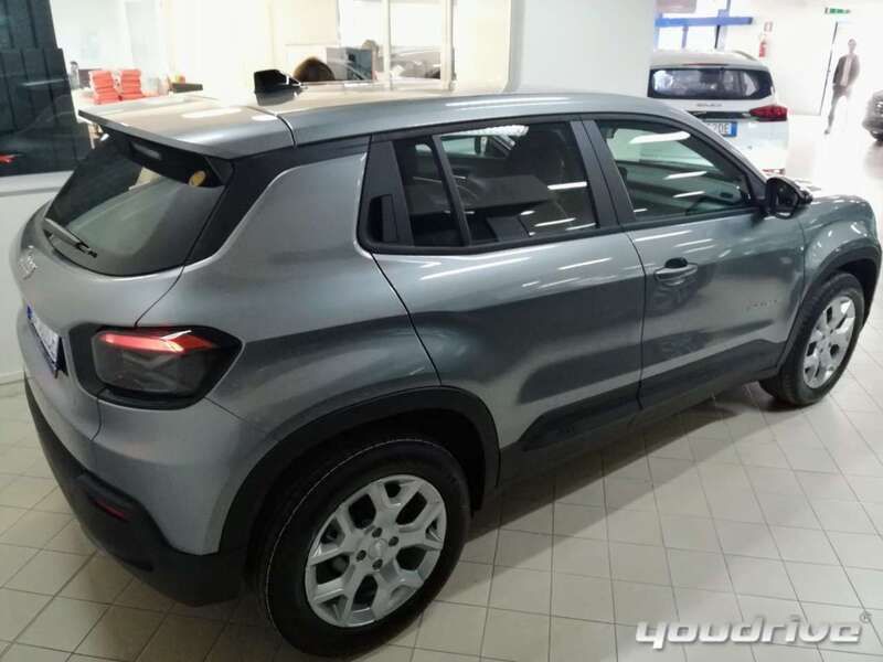 Nuova Jeep Avenger EV Longitude 61 kW (84 CV) 2025 Grigio SUV
