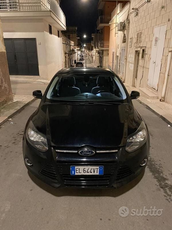 Usata Ford Focus 115 CV (84 kW) 2012 Nero Berlina