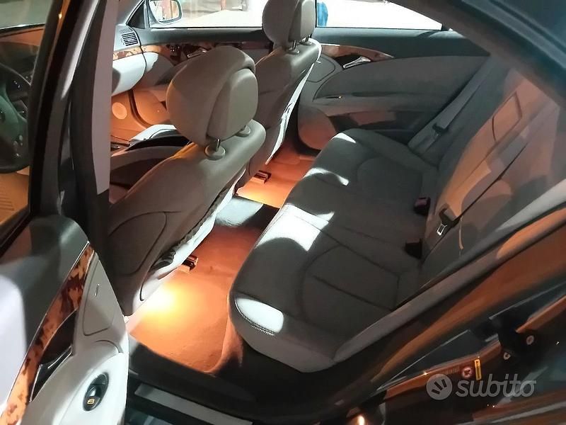 Usata Mercedes E320 224 CV (164 kW) 2009 Grigio Berlina