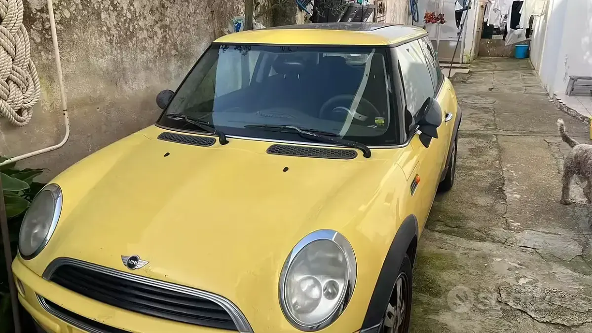 Begagnad Mini ONE 2002 Gul Halvkombi