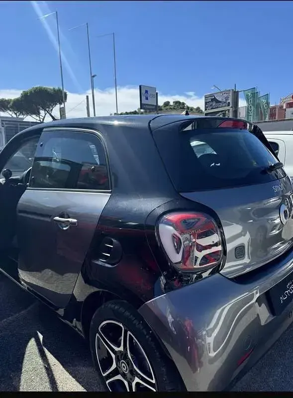 Usata Smart ForFour Electric Drive Prime 41 kW (56 CV) 2021 Utilitaria