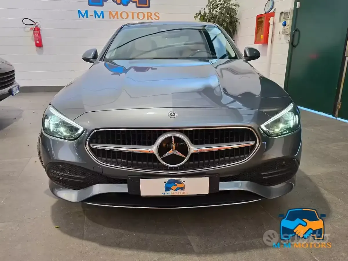 Usata Mercedes C220 200 CV (147 kW) 2022 Grigio Berlina