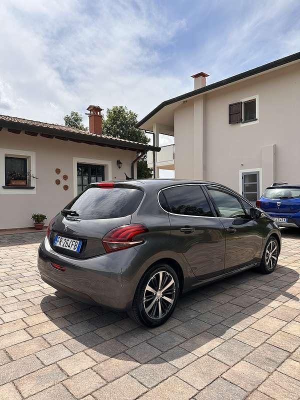 Usata Peugeot 208 Allure 82 CV (60 kW) 2018 Utilitaria