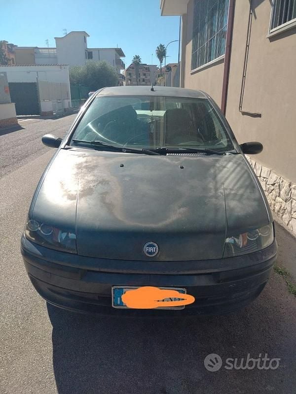 Grigio Usata 2000 Fiat Punto S Due volumi | 1000 € (Ottimo prezzo) - Immagine 1/4