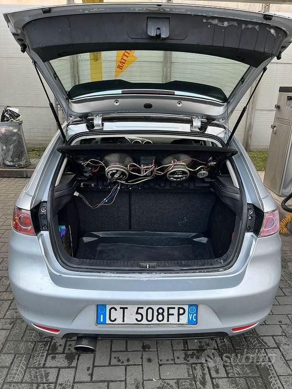Usata Seat Ibiza 102 CV (75 kW) 2005 Grigio Utilitaria