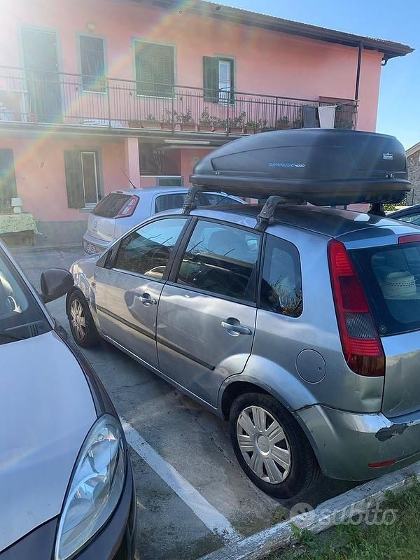 Begagnad Ford Fiesta 68 HK (50 kW) 2005 Halvkombi