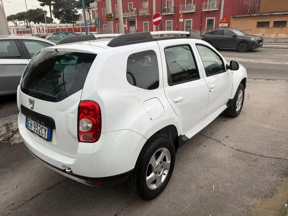 Usata Dacia Duster 104 CV (76 kW) 2011 Bianco SUV