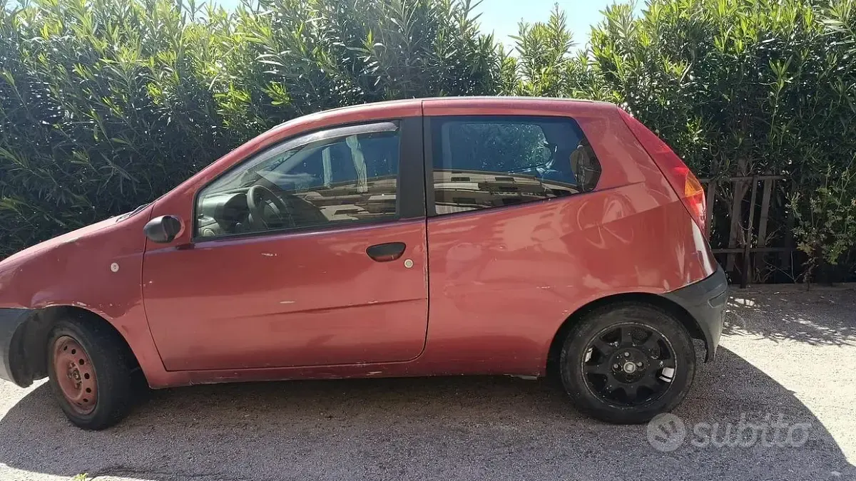 Occasion Fiat Punto 60 ch (44 kW) 2000 Rouge Citadine