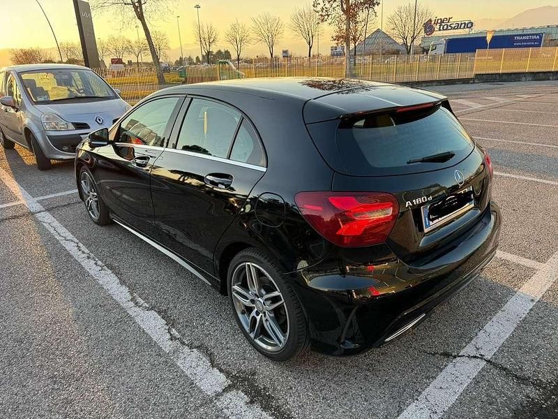 Usata Mercedes A180 Premium 109 CV (80 kW) 2015 Nero Berlina