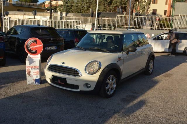 Usata Mini ONE 75 CV (55 kW) 2009 Beige Utilitaria