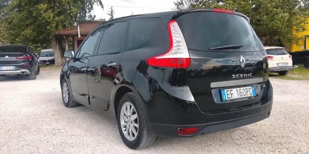 Usata Renault Scénic Dynamique 110 CV (80 kW) 2010 Nero Monovolume