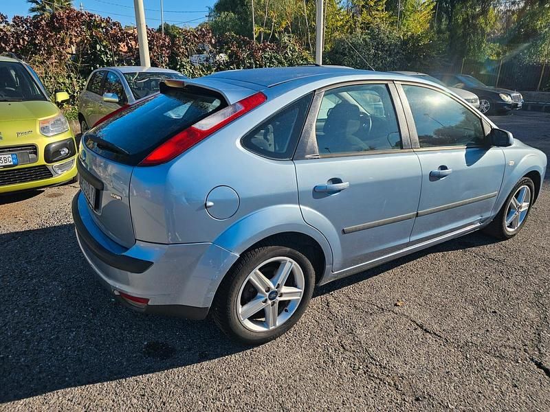 Usata Ford Focus 90 CV (66 kW) 2010 Grigio Berlina