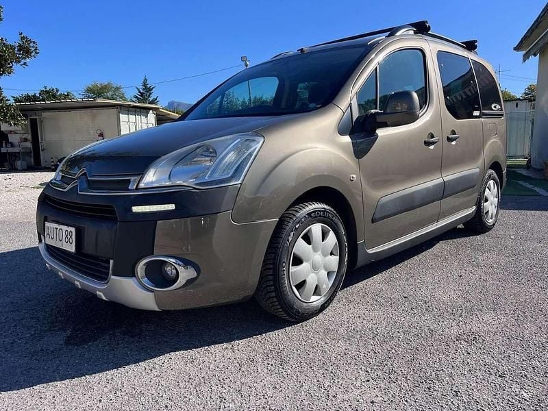 Marrone Usata 2012 Citroën Berlingo Monovolume | 7000 € (Buon prezzo) - Immagine 1/4