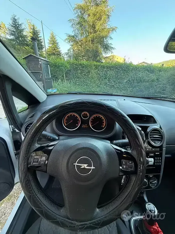 Usata Opel Corsa 85 CV (62 kW) 2013 Utilitaria