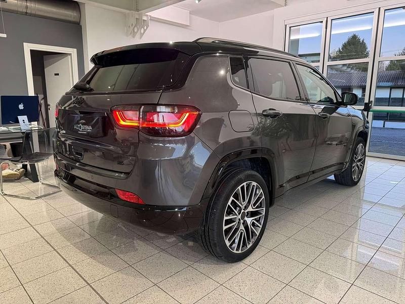 Usata Jeep Compass Summit 131 CV (96 kW) 2025 Bianco tetto nero SUV