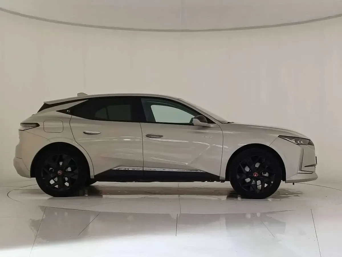 Usata DS Automobiles DS4 Trocadero 179 CV (131 kW) 2022 Grigio affascinante SUV