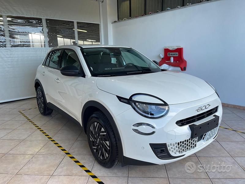 Usata Fiat 600 100 CV (73 kW) 2024 Bianco SUV
