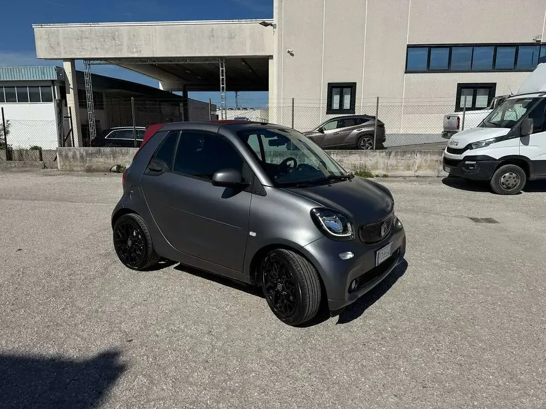 Usata Smart ForTwo Cabrio Brabus 90 CV (66 kW) 2016 Grigio Cabrio