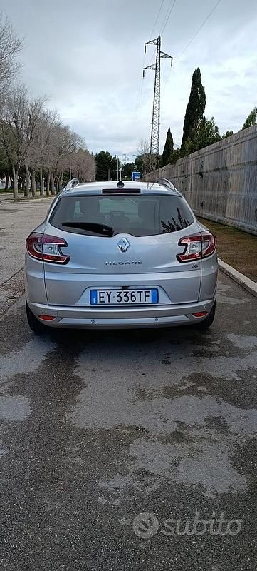 Usata Renault Mégane GrandTour LIMITED 110 CV (80 kW) 2015 Grigio Station wagon
