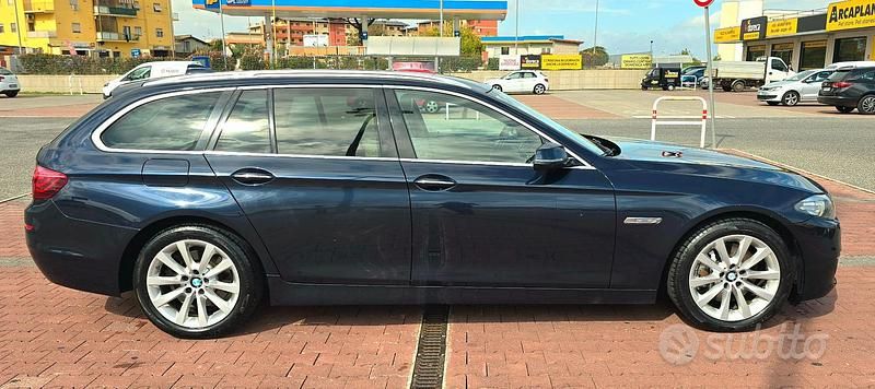 Usata BMW 525 Luxury Line 218 CV (160 kW) 2016 Blu Station wagon