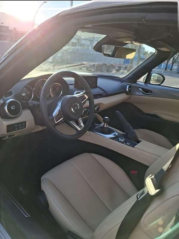 Usata Mazda MX5 Kazari 132 CV (97 kW) 2025 Argento Cabrio