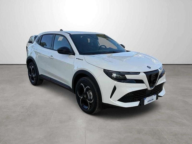 Nuova Alfa Romeo Junior Edizione Speciale 136 CV (100 kW) 2026 Bianco SUV
