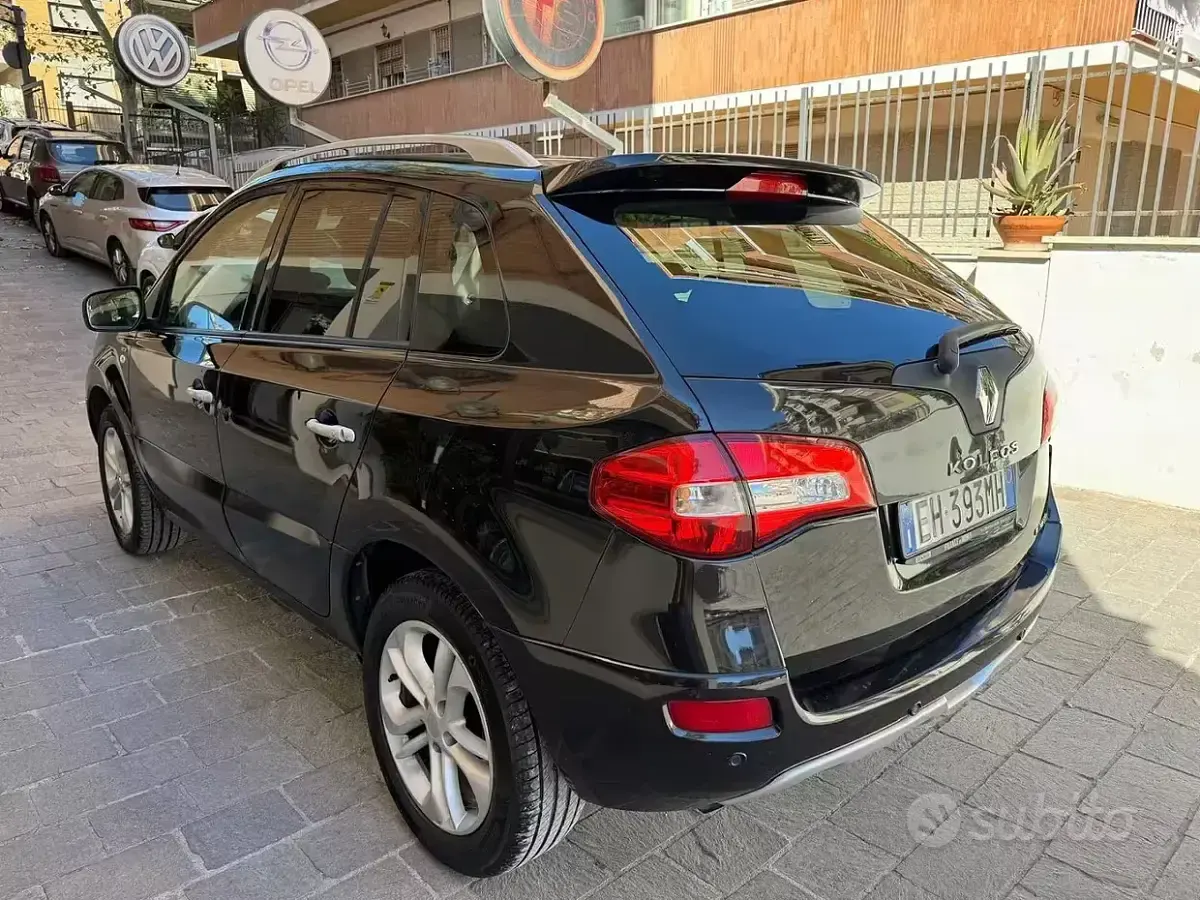 Usata Renault Koleos Luxe 150 CV (110 kW) 2011 Nero SUV