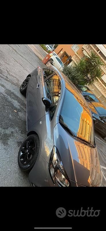 Usata Opel Corsa 90 CV (66 kW) 2016 Coupé