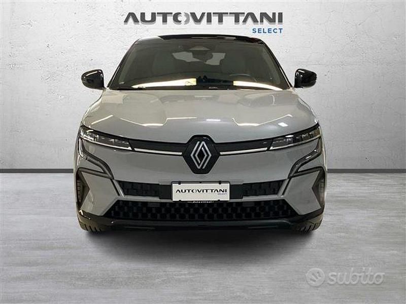 Usata Renault Megane E-Tech Techno 161 kW (220 CV) 2023 Grigio scuro Berlina