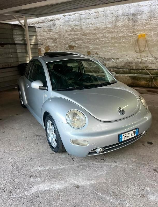 Usata VW New Beetle 101 CV (74 kW) 2002 Grigio Utilitaria