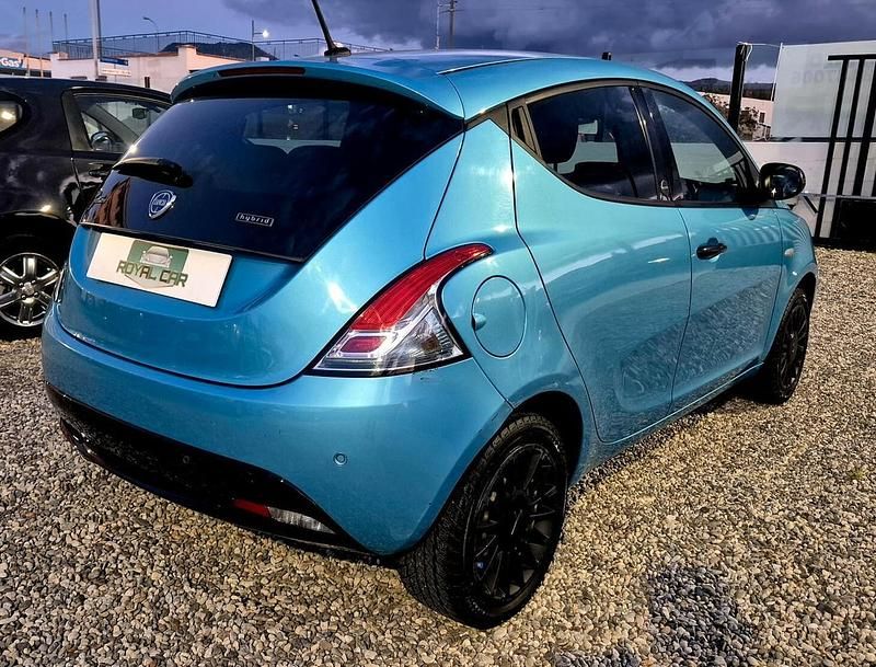 Usata Lancia Ypsilon 69 CV (50 kW) 2021 Blu Utilitaria