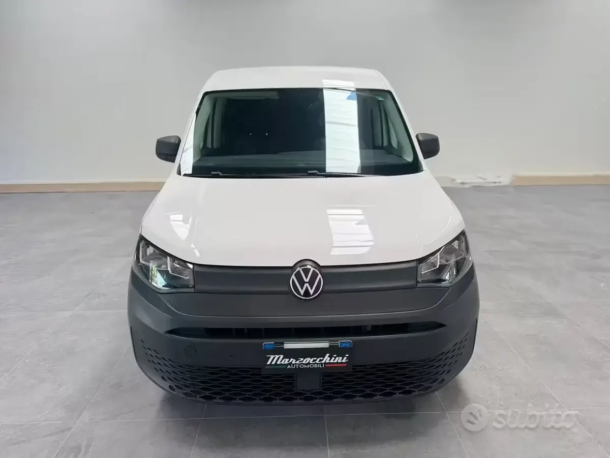Usata VW Caddy 75 CV (55 kW) 2021 Bianco Monovolume