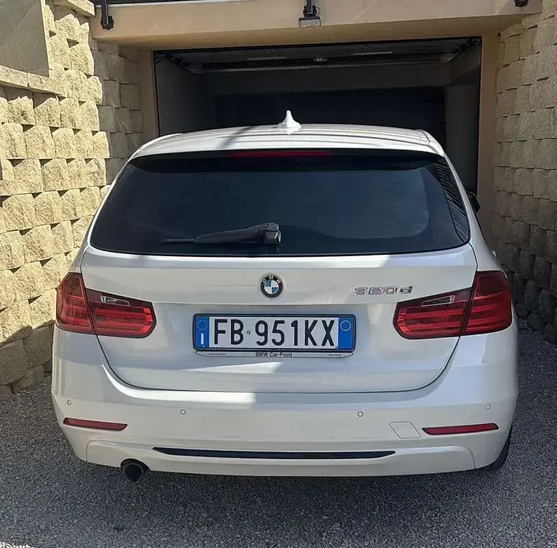 Usata BMW 320 Sport Line 184 CV (135 kW) 2013 Station wagon