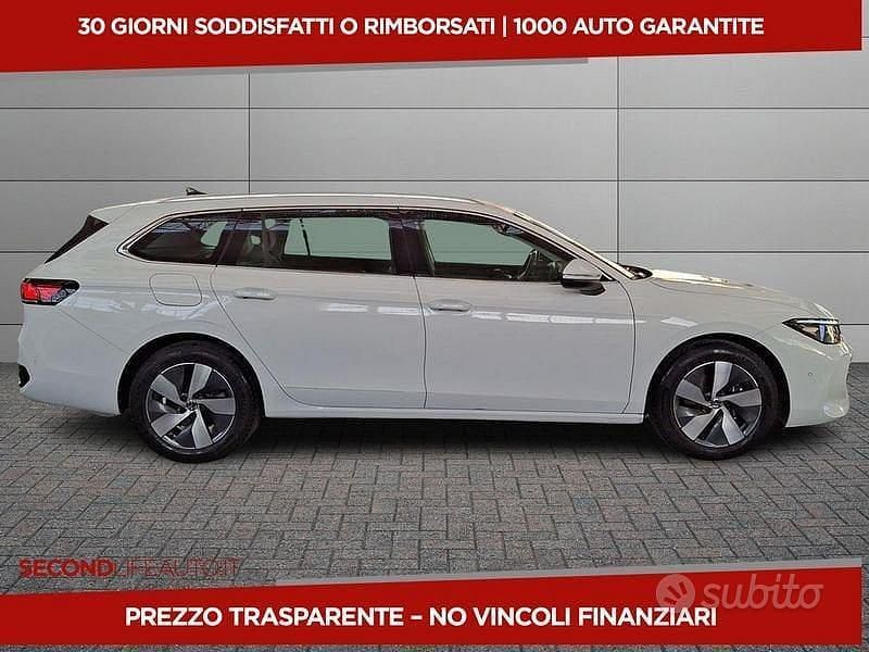Usata VW Passat Business 122 CV (89 kW) 2024 Bianco Station wagon
