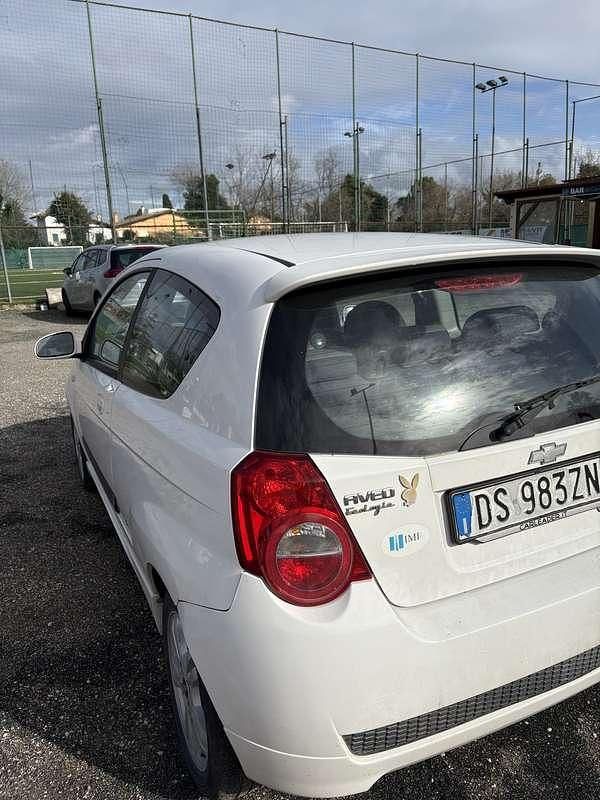 Usata Chevrolet Aveo 84 CV (61 kW) 2009 Bianco Berlina