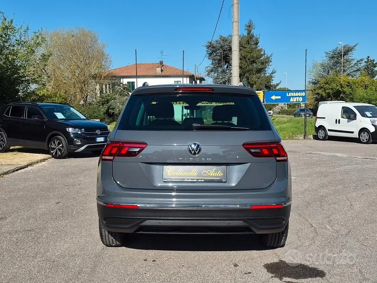Usata VW Tiguan Life 150 CV (110 kW) 2022 Grigio SUV