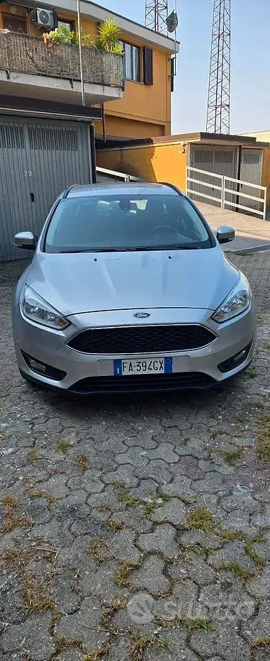 Usata Ford Focus 120 CV (88 kW) 2015 Grigio Station wagon