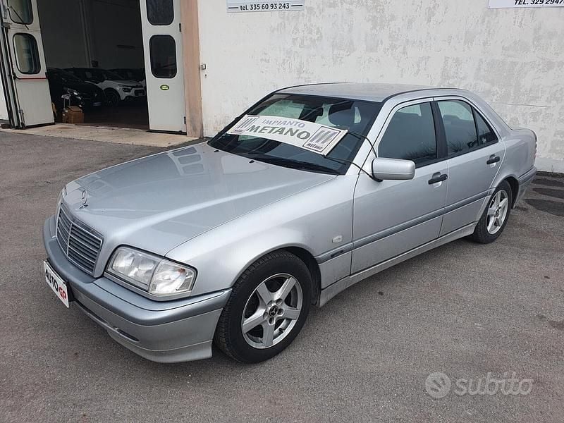 Usata Mercedes C200 193 CV (141 kW) 1998 Grigio Berlina