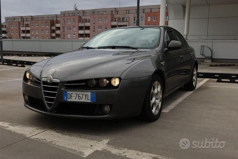 Usata Alfa Romeo 159 Progression 150 CV (110 kW) 2007 Grigio Berlina
