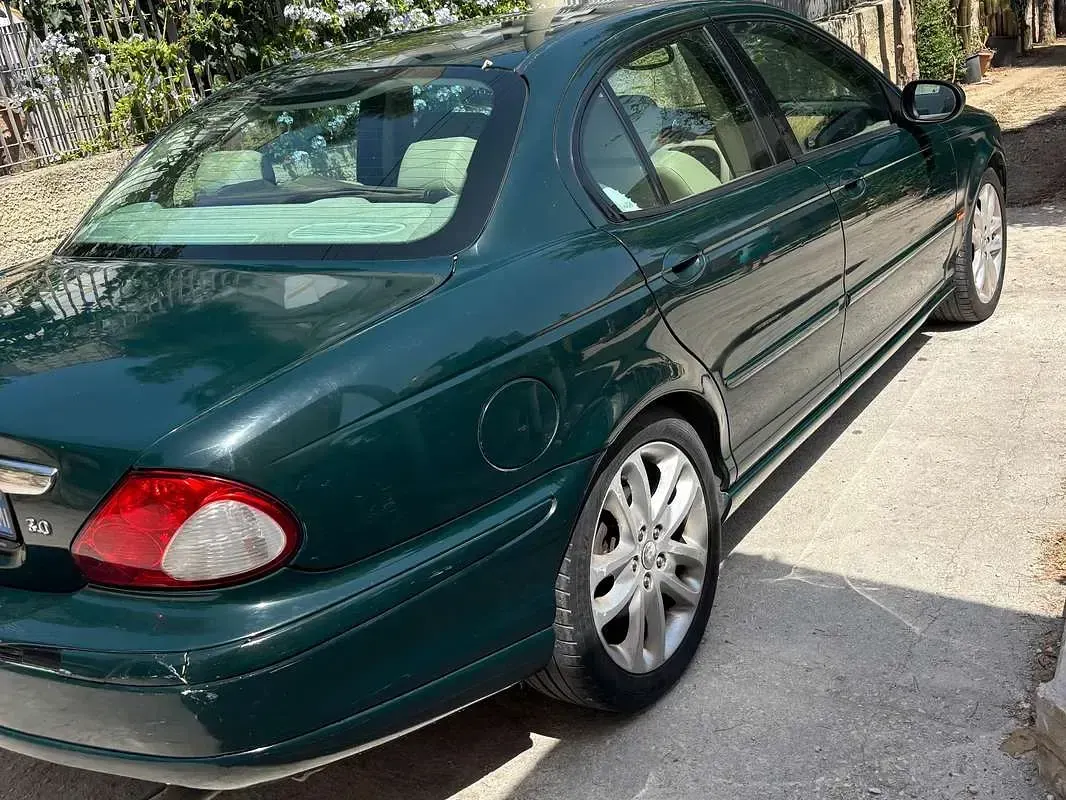 Usata Jaguar X-type 230 CV (169 kW) 2002 Verde Berlina