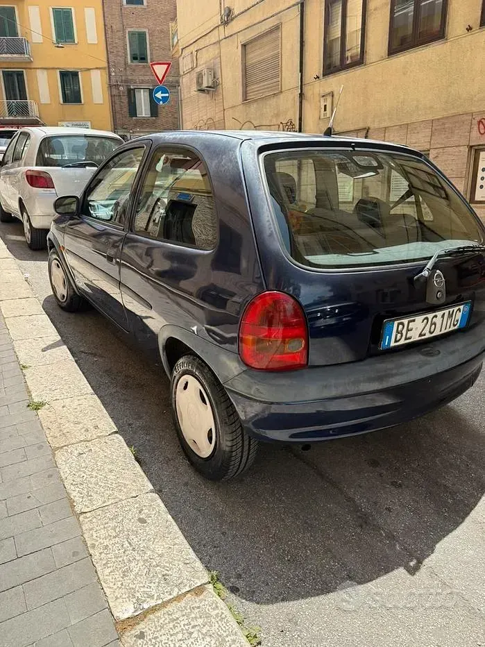Usata Opel Corsa 60 CV (44 kW) 1999 Bluazzurro Berlina