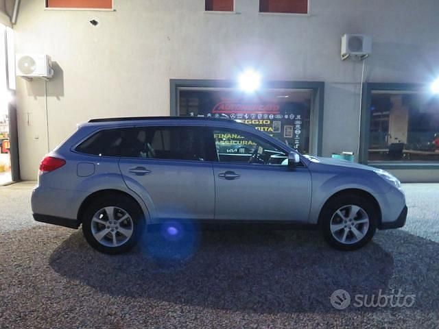 Usata Subaru Outback 150 CV (110 kW) 2013 Grigio Station wagon
